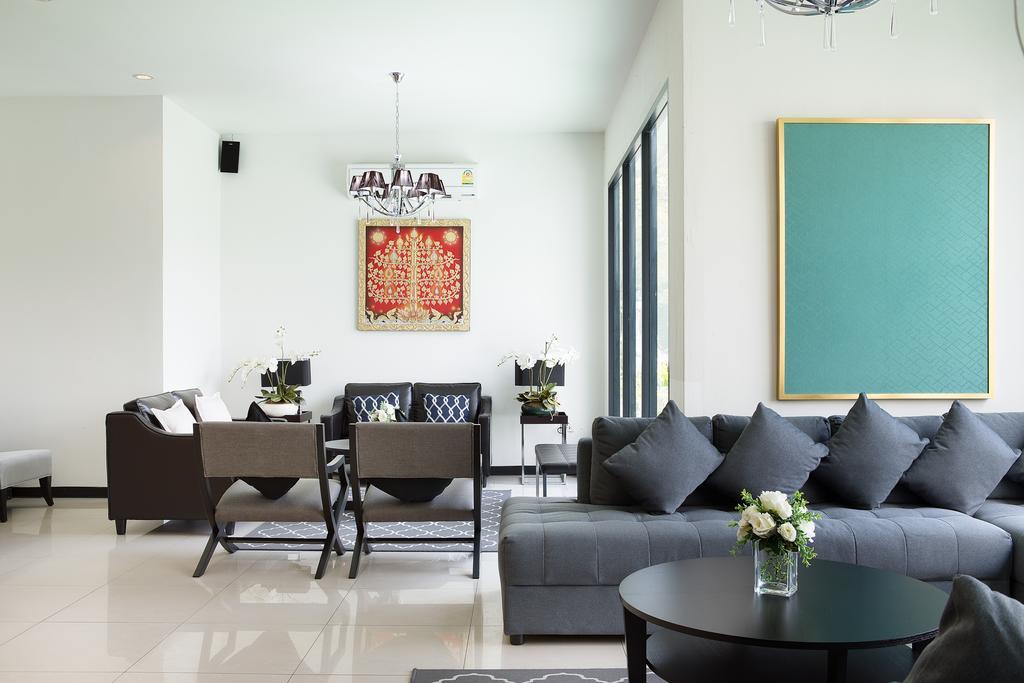 The Capital Resort @ Sukhumvit 50 Bangkok Dış mekan fotoğraf A living room in a condominium
