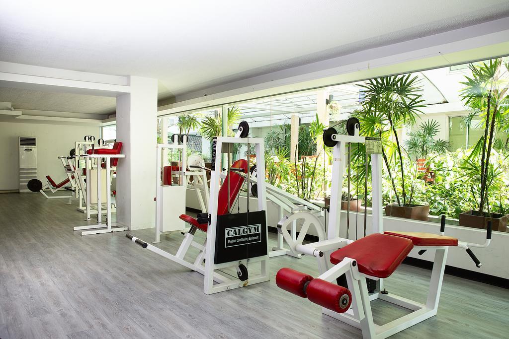 The Capital Resort @ Sukhumvit 50 Bangkok Dış mekan fotoğraf A gym in a hotel