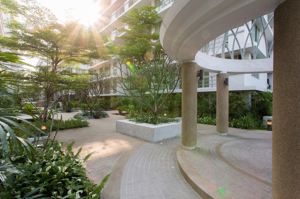 The Capital Resort @ Sukhumvit 50 Bangkok Dış mekan fotoğraf The Park
