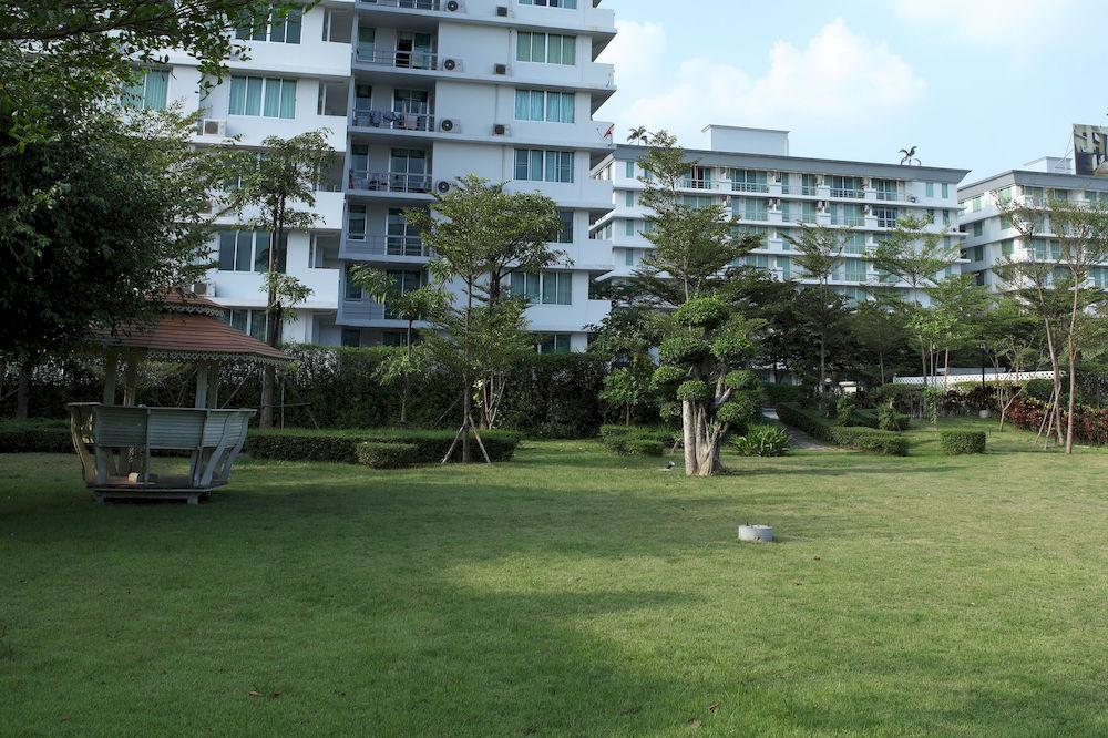 The Capital Resort @ Sukhumvit 50 Bangkok Dış mekan fotoğraf The park