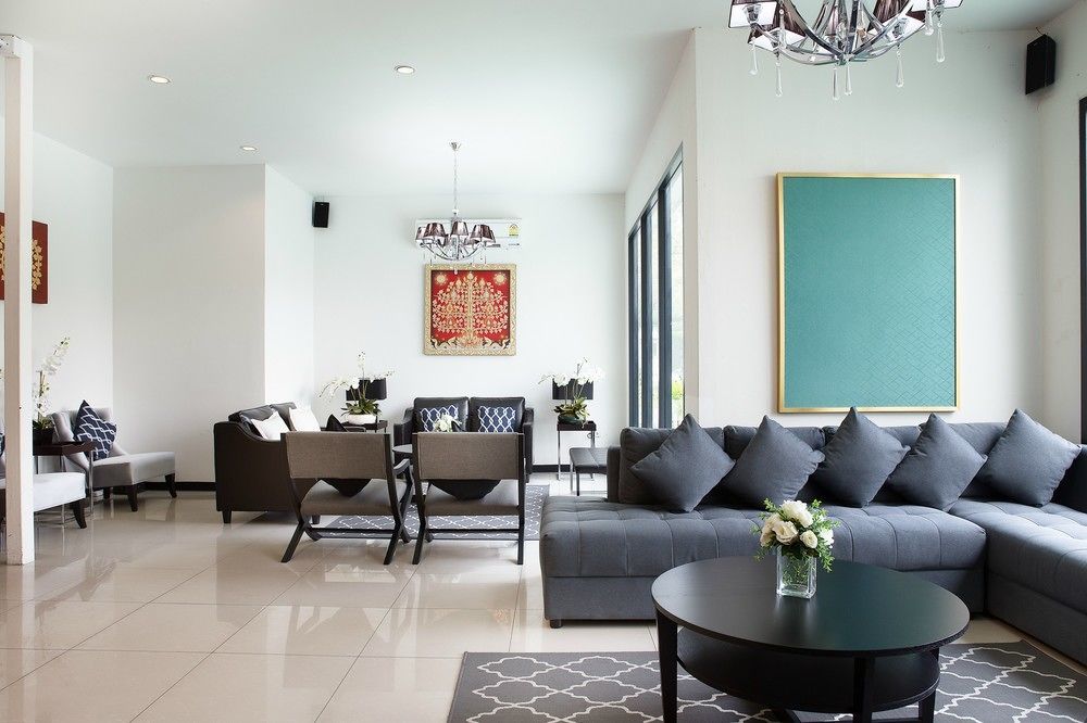 The Capital Resort @ Sukhumvit 50 Bangkok Dış mekan fotoğraf A living room in a house