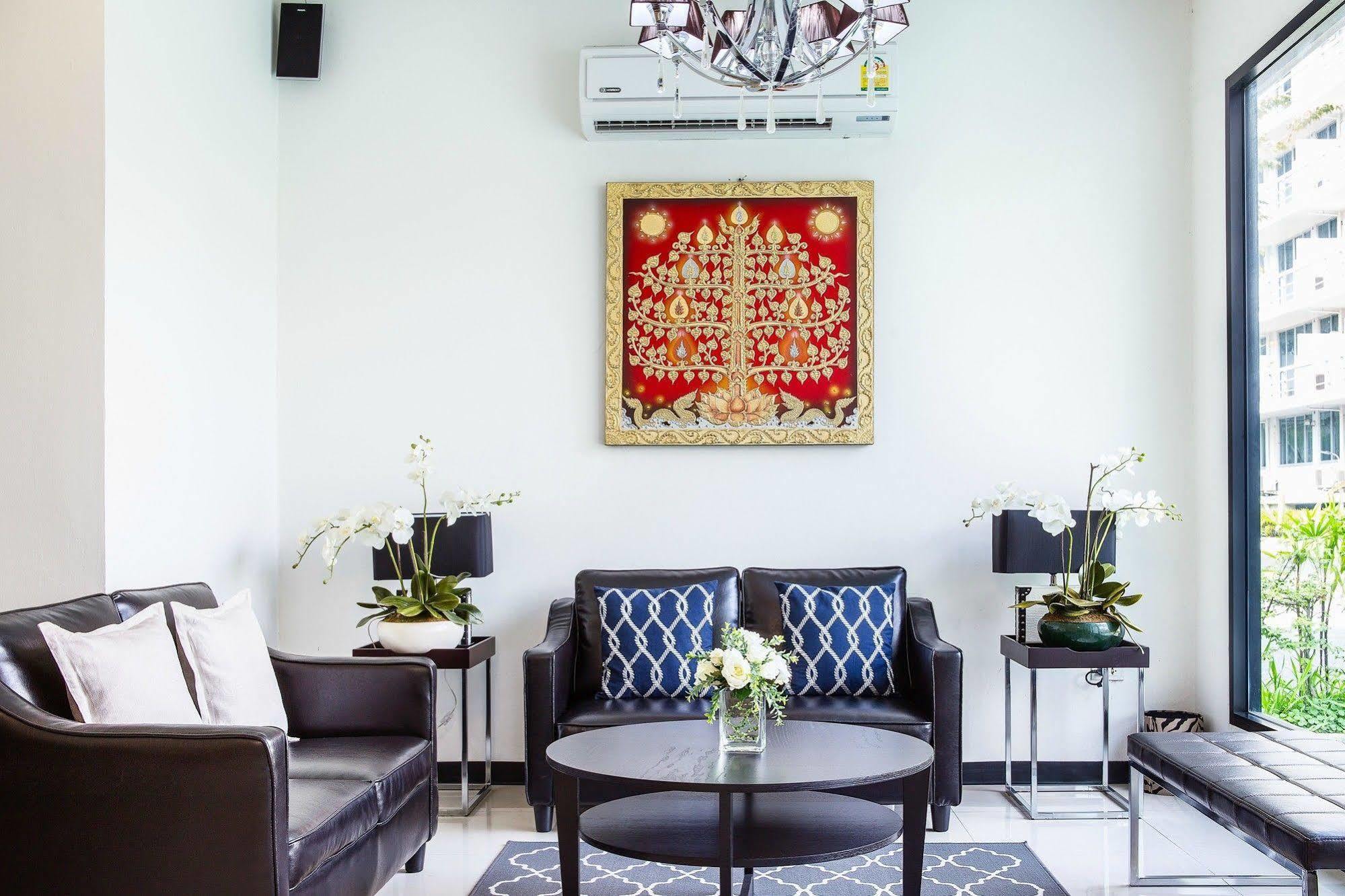 The Capital Resort @ Sukhumvit 50 Bangkok Dış mekan fotoğraf The interior of the Thai Embassy in Singapore