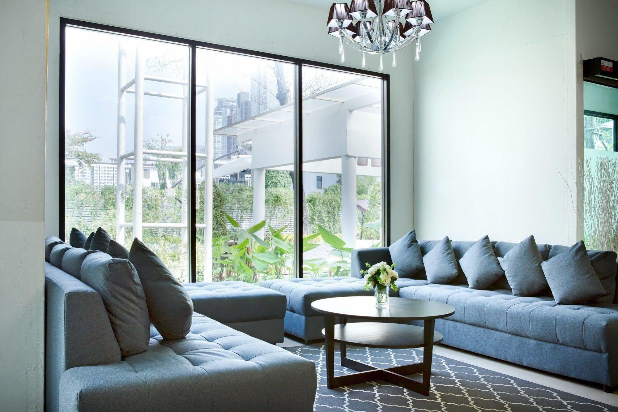 The Capital Resort @ Sukhumvit 50 Bangkok Dış mekan fotoğraf A living room